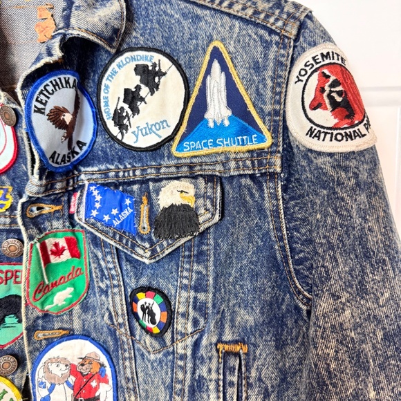 Vintage Boys Jean Denim Jacket with Patches, Levi's. Size Small - Picture 10 of 14